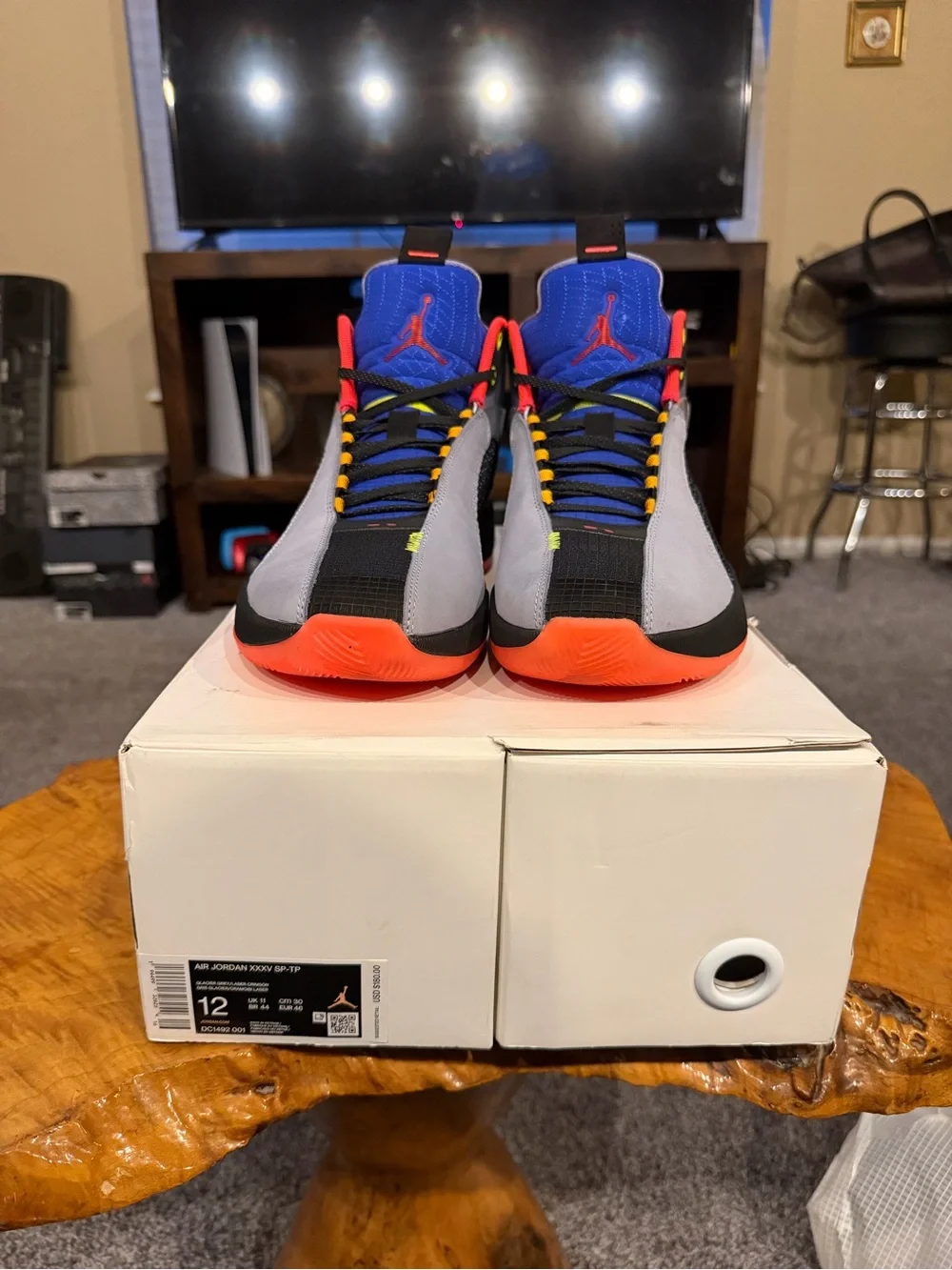 Jordan 35 Center of Gravity Men 12/Women 13.5 DC1492-001